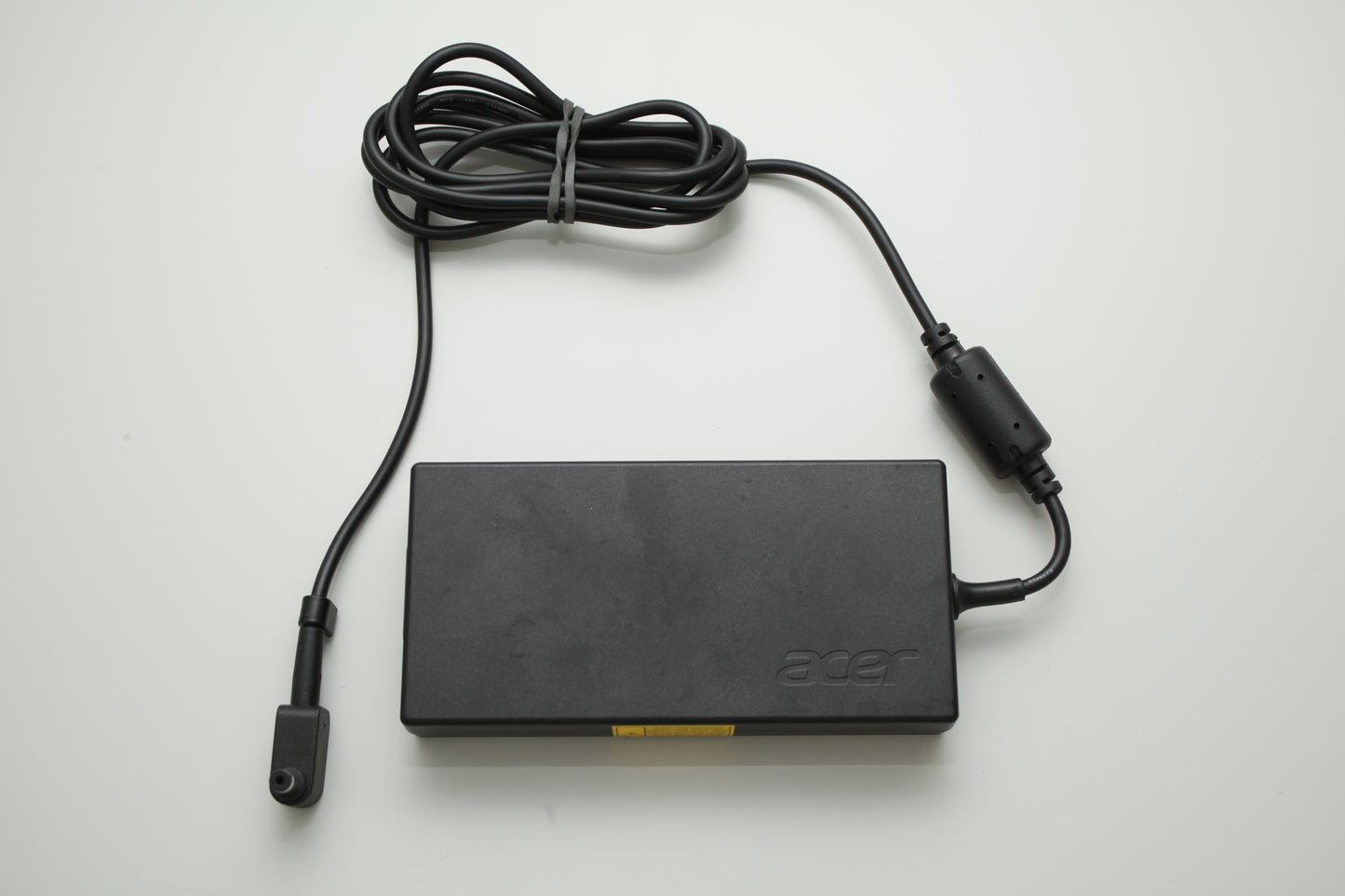 Chicony/Delta/Liteon for Acer 135w 19.5v 6.92a 5.5mm x 1.7mm  Power adapter