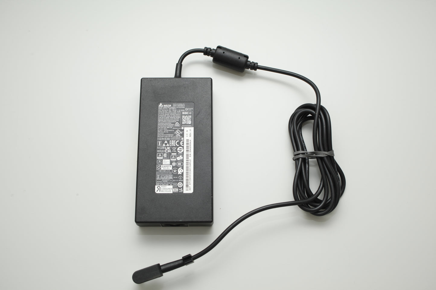 Chicony/Delta/Liteon for Acer 135w 19.5v 6.92a 5.5mm x 1.7mm  Power adapter