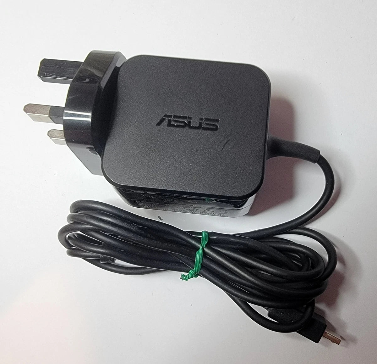 Asus 18w 12V 1.5A UK plug power adapter genuine