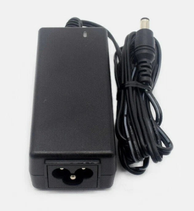Genuine APD Power supply AC Adapter charger DA-30E12 19V 2.5A 5.5 X 1.7mm